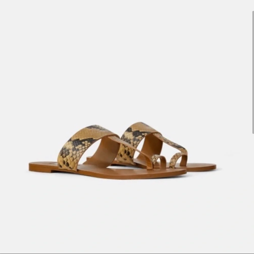 ZARA BNWT Animal Print Flat Sandals